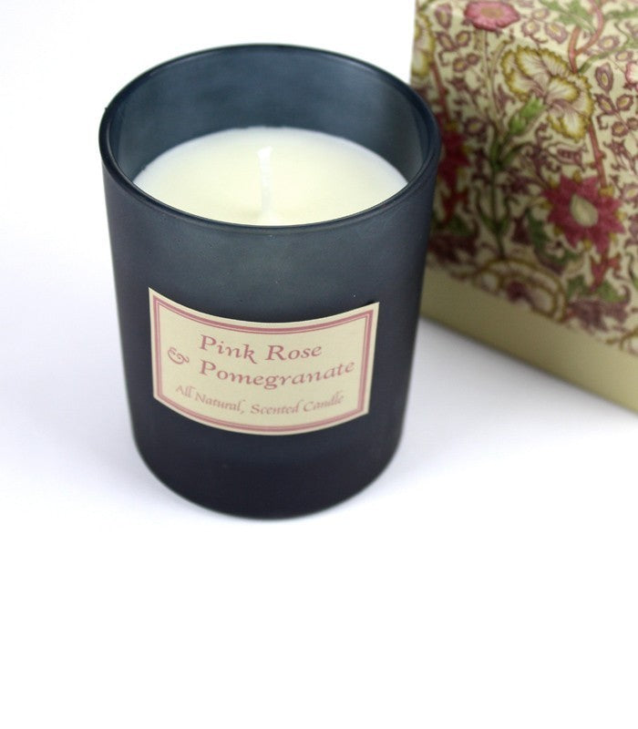 Candela profumata al gusto di Rosa e Melograno