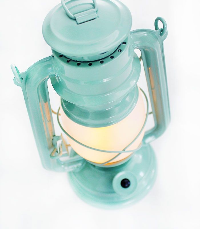 Lanterna azzurra con effetto fiamma